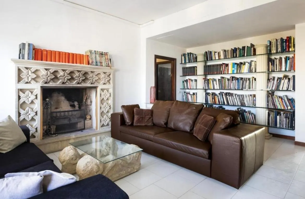 Salesiani Room A Lecce 0*,